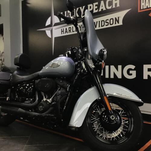 2024 Harley-Davidson® Heritage Classic Atlas Silver Metallic - Black Finish thumb 3