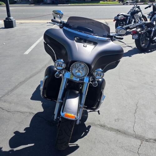 FLHTK 2017 Ultra Limited thumb 2