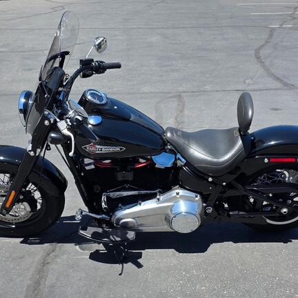FLSL 2019 Softail Slim® thumb 1