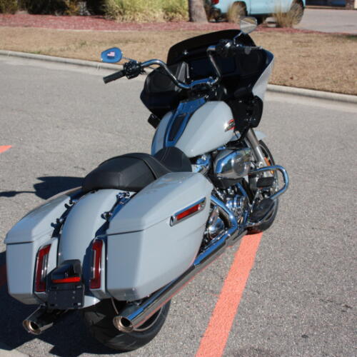 2026 Harley-Davidson® Road Glide FLTRX  thumb 2