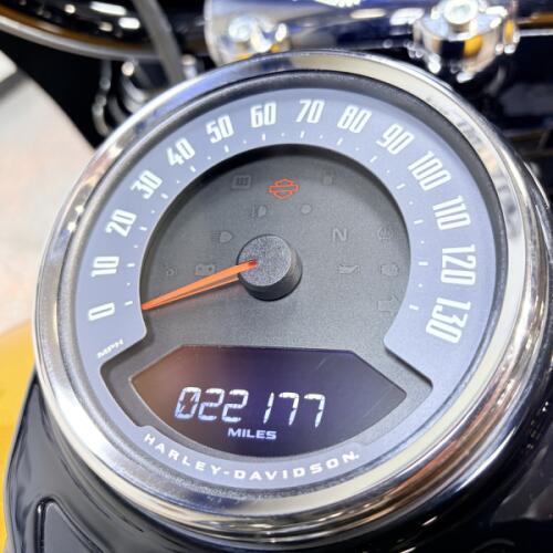2023 FLHCS Harley-Davidson® Heritage Classic Prospect Gold - Black Finish thumb 1