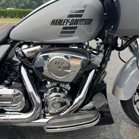 FLTRT 2026 Road Glide 3 thumb 2