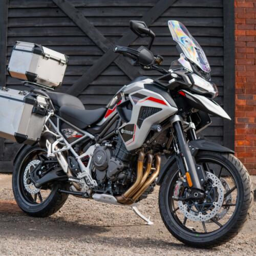 2026 Triumph Tiger 1200 Alpine Edition  thumb 3