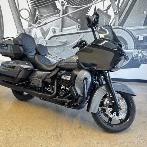 2021 Road Glide® Limited FLTRK thumb 3