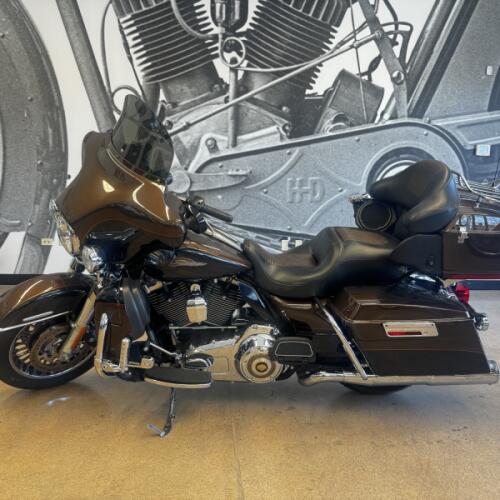 2013 Electra Glide® Ultra Limited FLHTK thumb 0