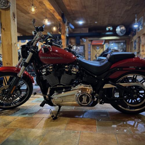 2019 Harley-Davidson® Breakout® 107 Wicked Red thumb 3