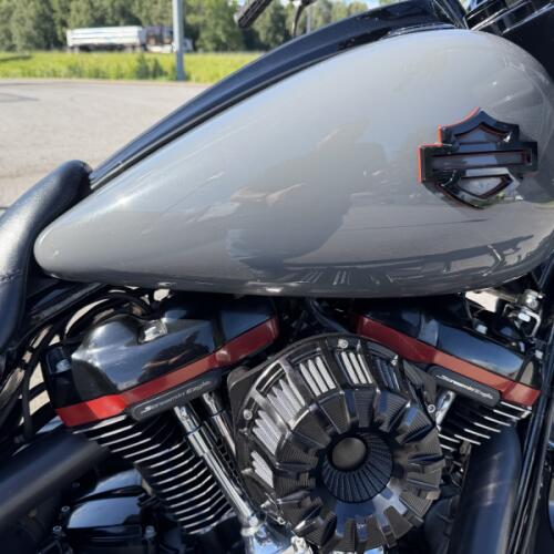 2018 Harley-Davidson® CVO™ Road Glide® Gunship Gray thumb 0