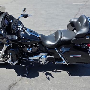 FLTRU 2019 Road Glide® Ultra thumb 2