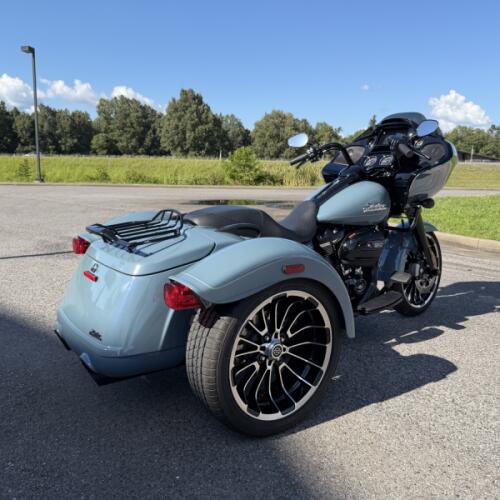 FLTRT 2024 Road Glide 3 thumb 2