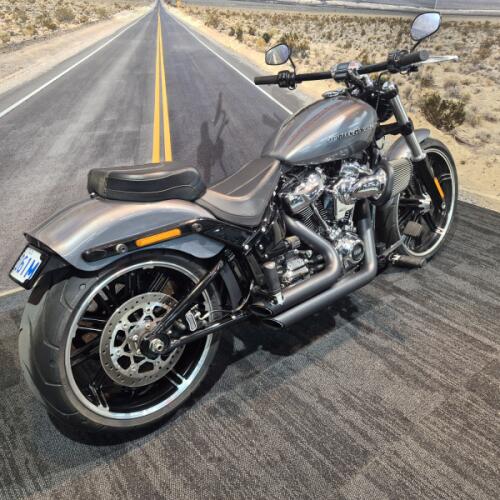 2022 Harley-Davidson® Breakout™ 114 Gauntlet Gray Metallic thumb 1