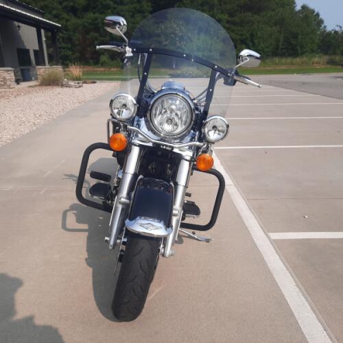 2021 Harley-Davidson® Road King® Vivid Black thumb 2