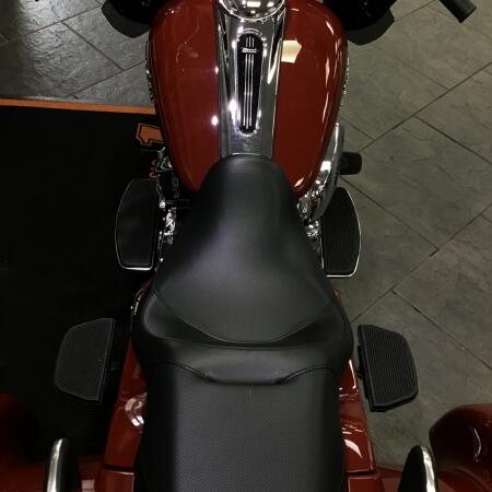2024 Harley-Davidson® Road Glide® 3 Red Rock thumb 2