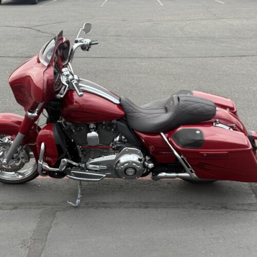 FLHXSE 2016 CVO™ Street Glide® thumb 2