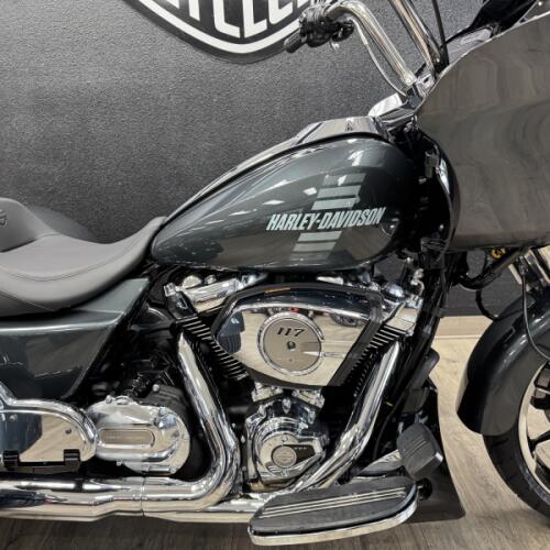 2026 Harley-Davidson® Road Glide 3 thumb 1