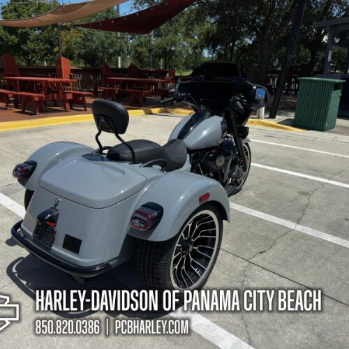 2026 Harley-Davidson® Street Glide 3 Limited thumb 3