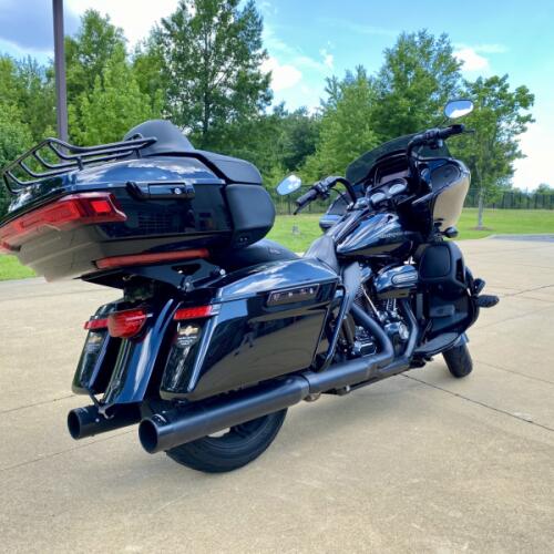2021 Harley-Davidson Road Glide Limited Vivid Black - Black Finish thumb 1