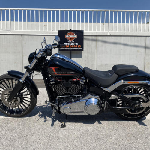 2023 Harley-Davidson® Breakout™ thumb 2