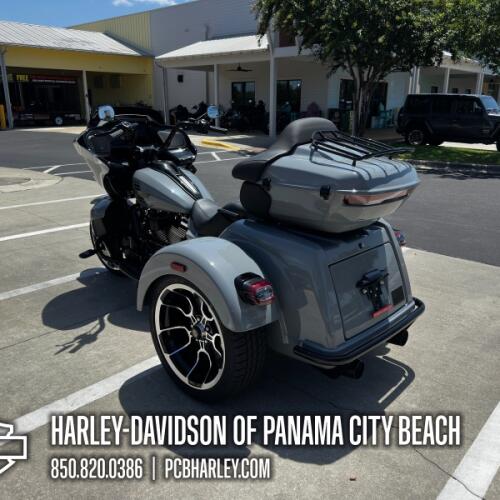 2026 Harley-Davidson® Road Glide 3 thumb 0