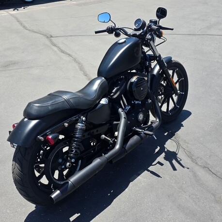 2022 Harley-Davidson® Iron 883™ thumb 2