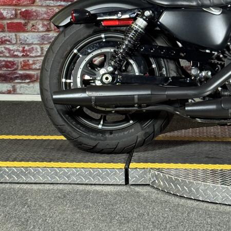 XL 883N 2021 Iron 883™ thumb 0