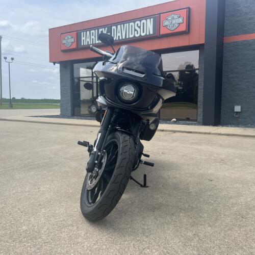 2026 Harley-Davidson® Low Rider® ST Vivid Black Black Trim thumb 2