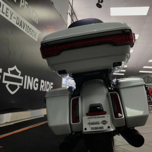 2024 Harley-Davidson® Street Glide® White Onyx Pearl - Black Finish thumb 0