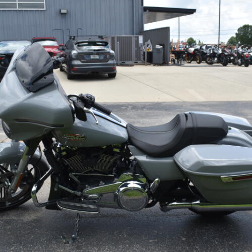 FLHX 2024 Street Glide® thumb 0