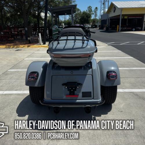2026 Harley-Davidson® Road Glide 3 thumb 2