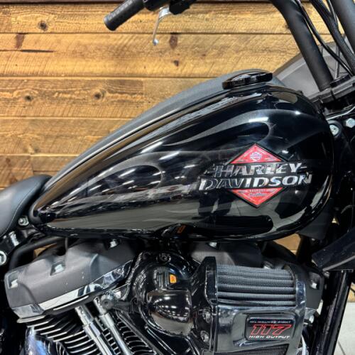 2025 Harley-Davidson® Low Rider® ST Midnight Firestorm - Black Finish thumb 3