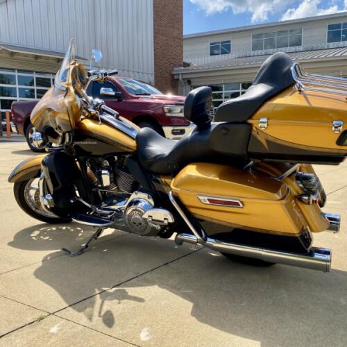 2015 Harley-Davidson CVO Ultra Limited Two-Tone Gold Rush/Carbon Dust thumb 2