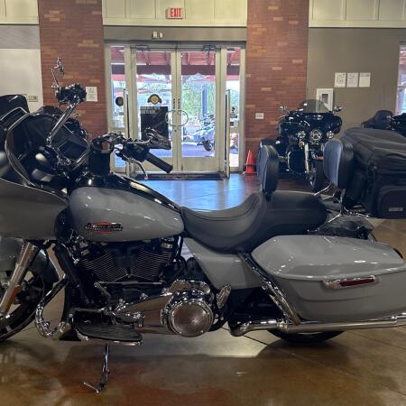 FLTRX 2025 Road Glide™ thumb 2