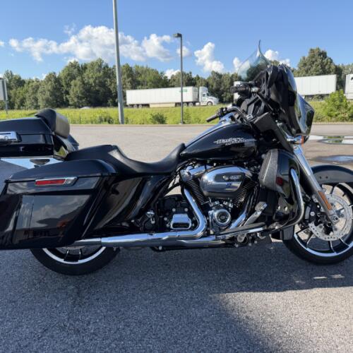 2020 Harley-Davidson® Street Glide® Black thumb 3