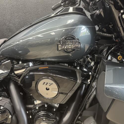 2026 Harley-Davidson® Street Glide 3 Limited  thumb 3
