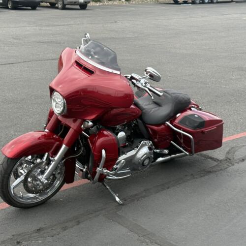 FLHXSE 2016 CVO™ Street Glide® thumb 3