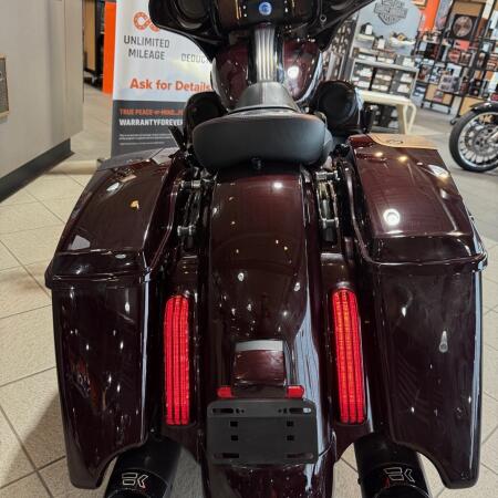 FLHXSE 2019 CVO™ Street Glide® thumb 2