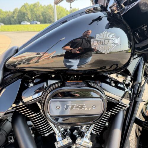 2021 Harley-Davidson® Street Glide® Special Vivid Black - Black Finish thumb 1