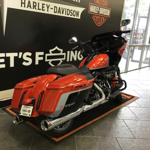 2024 Harley-Davidson® CVO™ Road Glide® Legendary Orange thumb 0