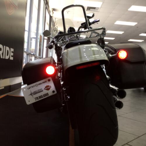 2018 Harley-Davidson® Fat Boy® 114 Bonneville Salt Pearl thumb 0