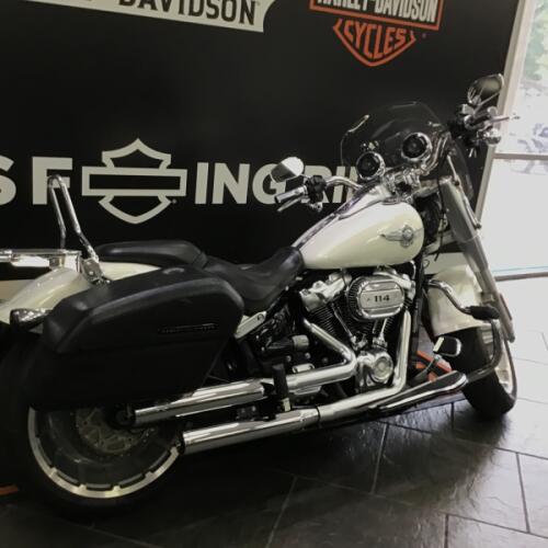 2018 Harley-Davidson® Fat Boy® 114 Bonneville Salt Pearl thumb 1