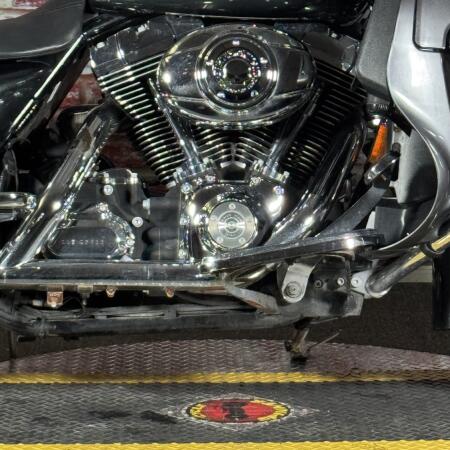 2008 Harley-Davidson® Street Glide® Vivid Black thumb 2