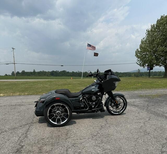 2026 Harley-Davidson® Road Glide 3 Iron Horse Metallic