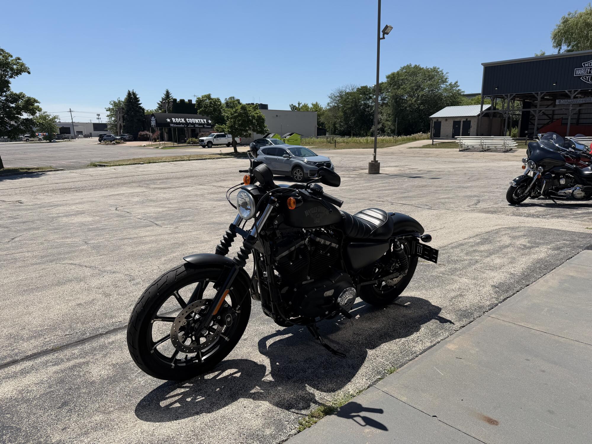 2016 Harley-Davidson Iron 883