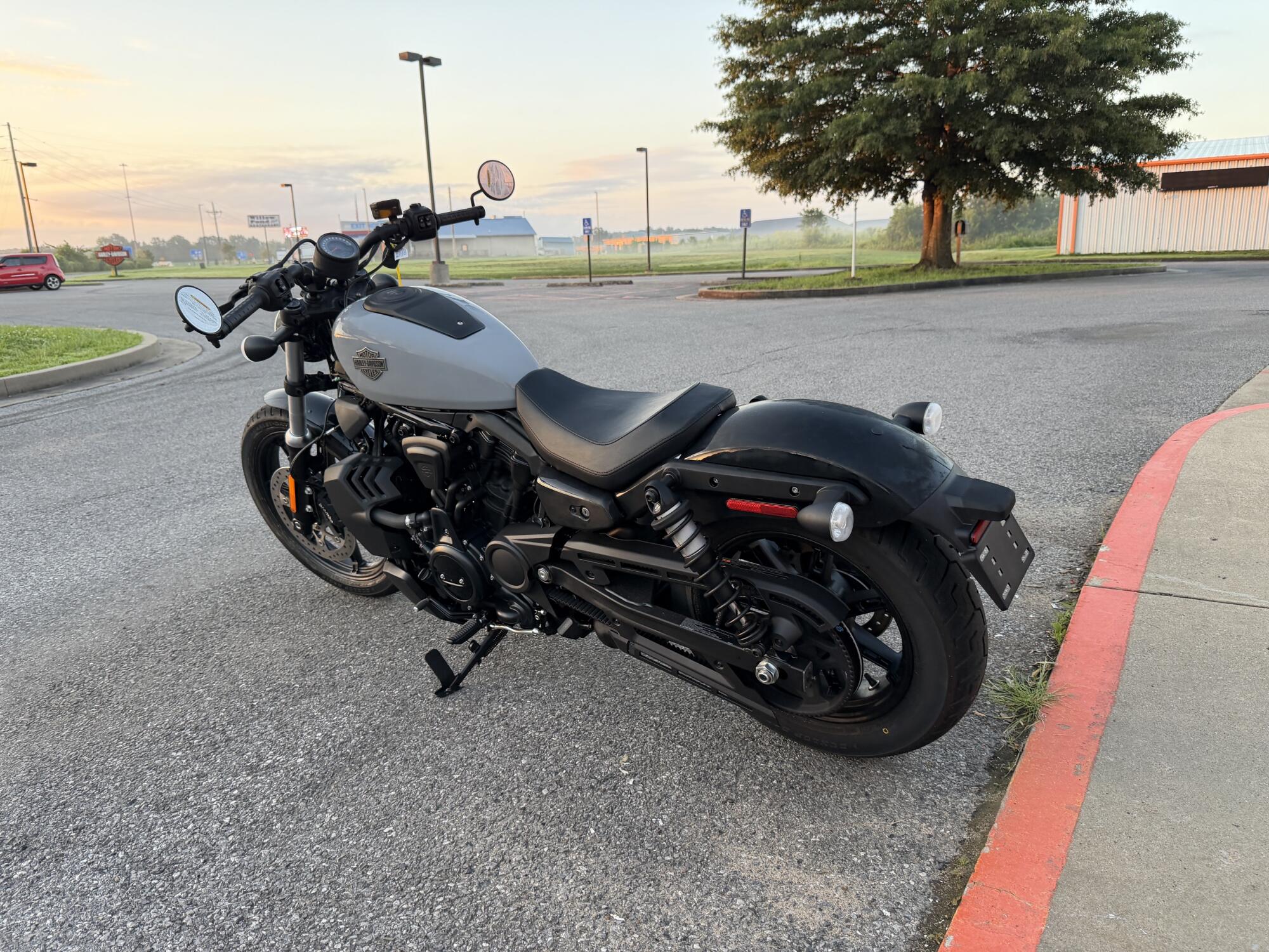2026 Harley-Davidson® Nightster™ Dark Billiard Gray Black Trim, photo 8