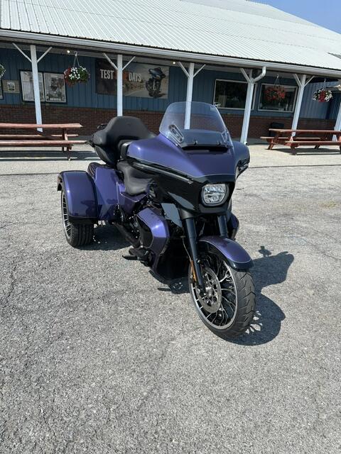 2026 Harley-Davidson® Street Glide 3 Limited Purple Abyss / Vivid Black Black Trim