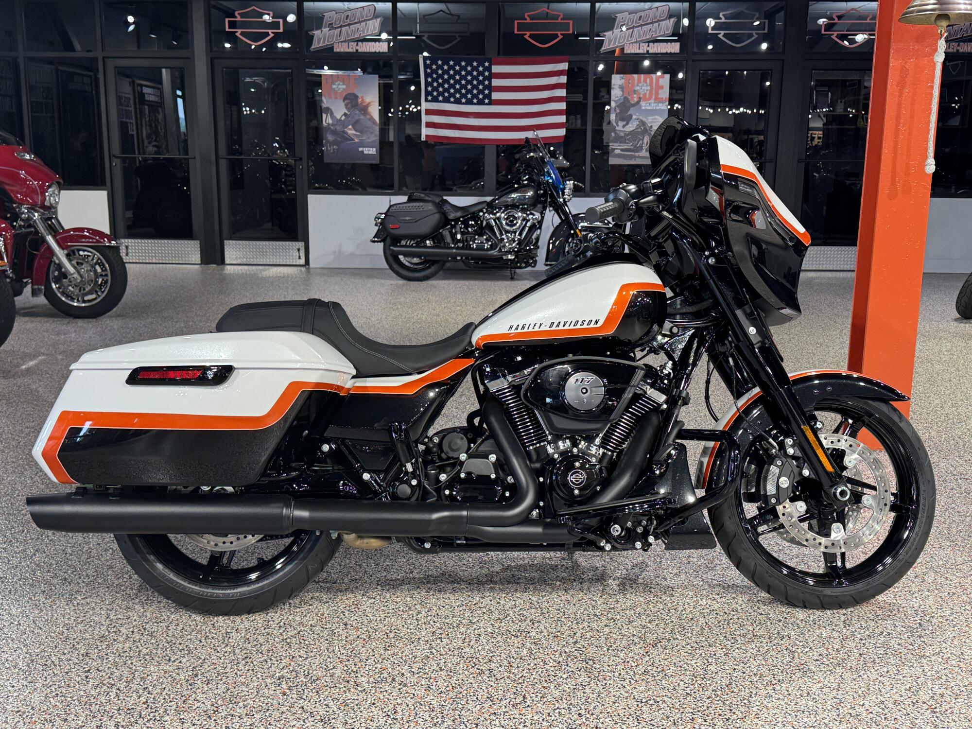 FLHX 2025 Street Glide™