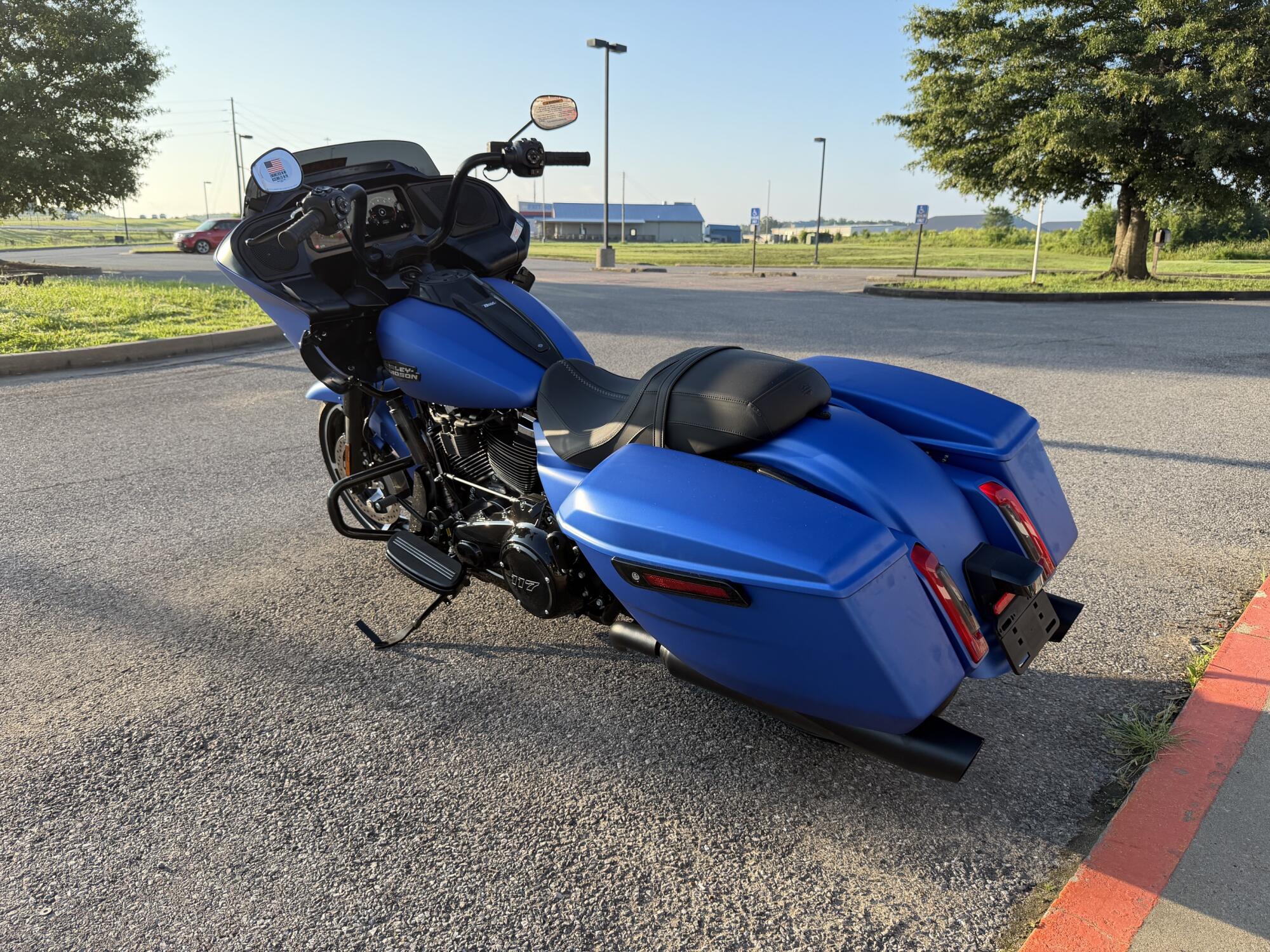 2026 Harley-Davidson® Road Glide™ Aurora Blue Denim Black Trim, photo 8