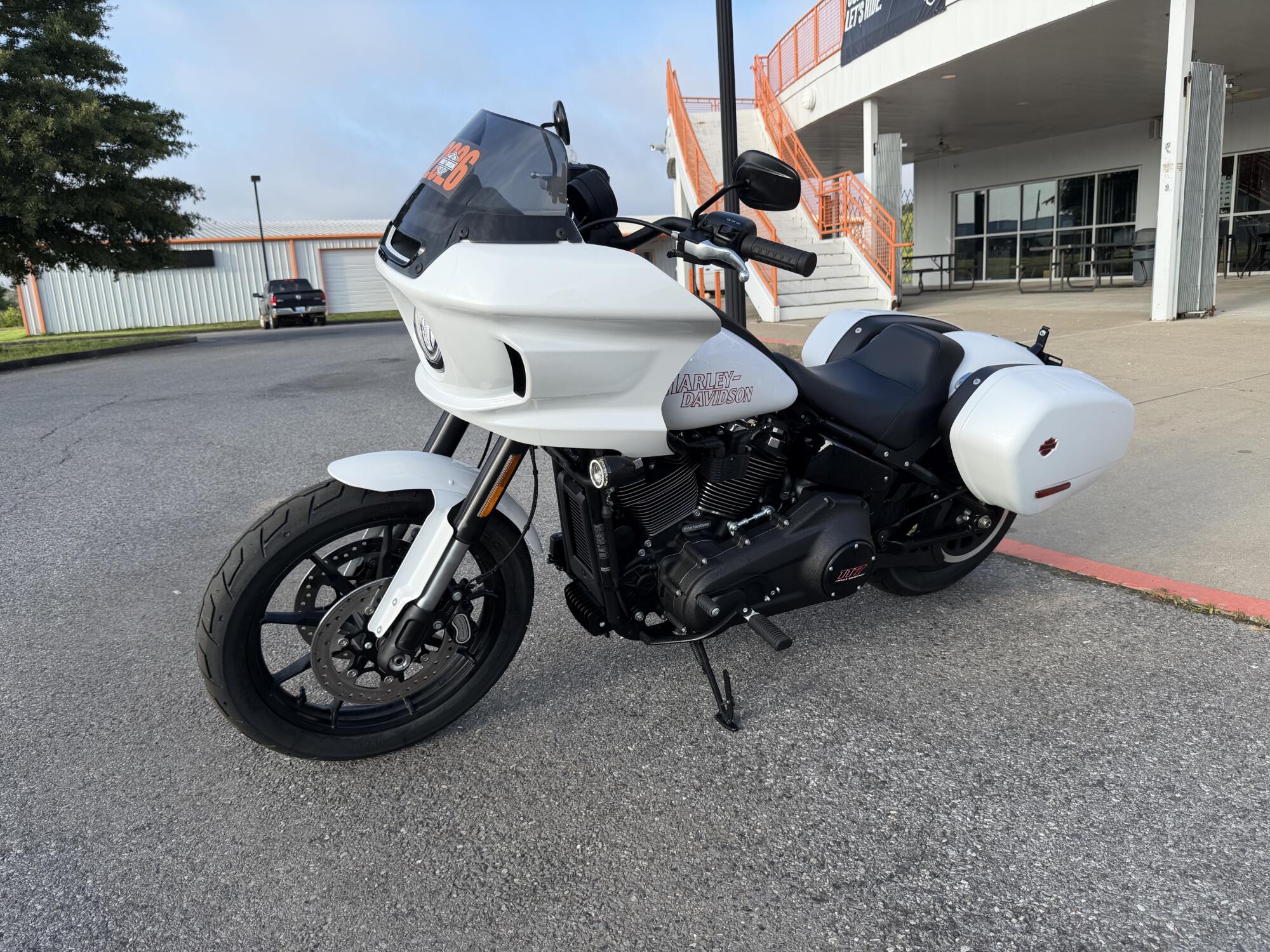2026 Harley-Davidson® Low Rider™ ST White Onyx Pearl Black Trim, photo 6
