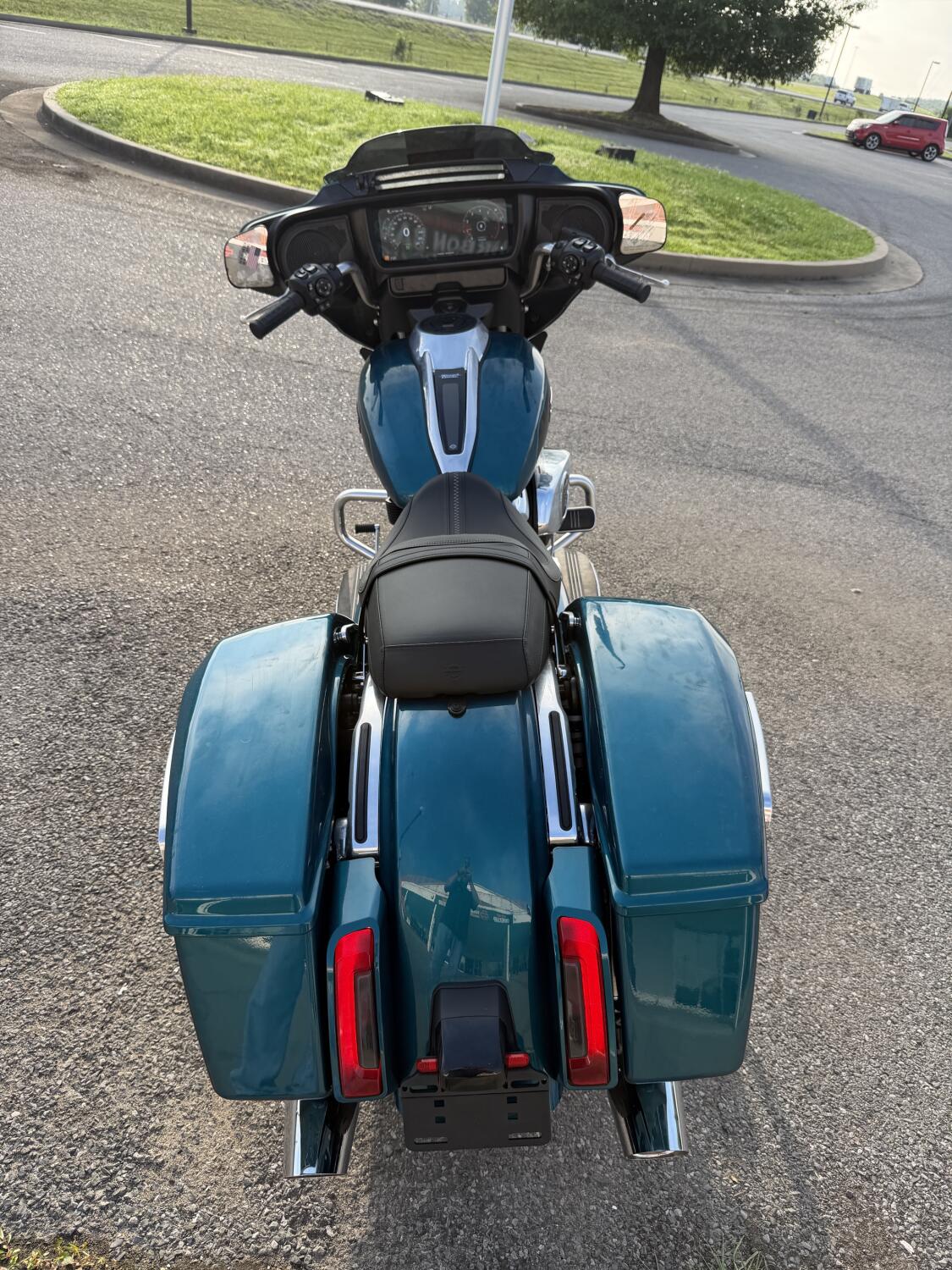 2026 Harley-Davidson® Street Glide® Teal Thunder / Vivid Black Chrome Trim, photo 9