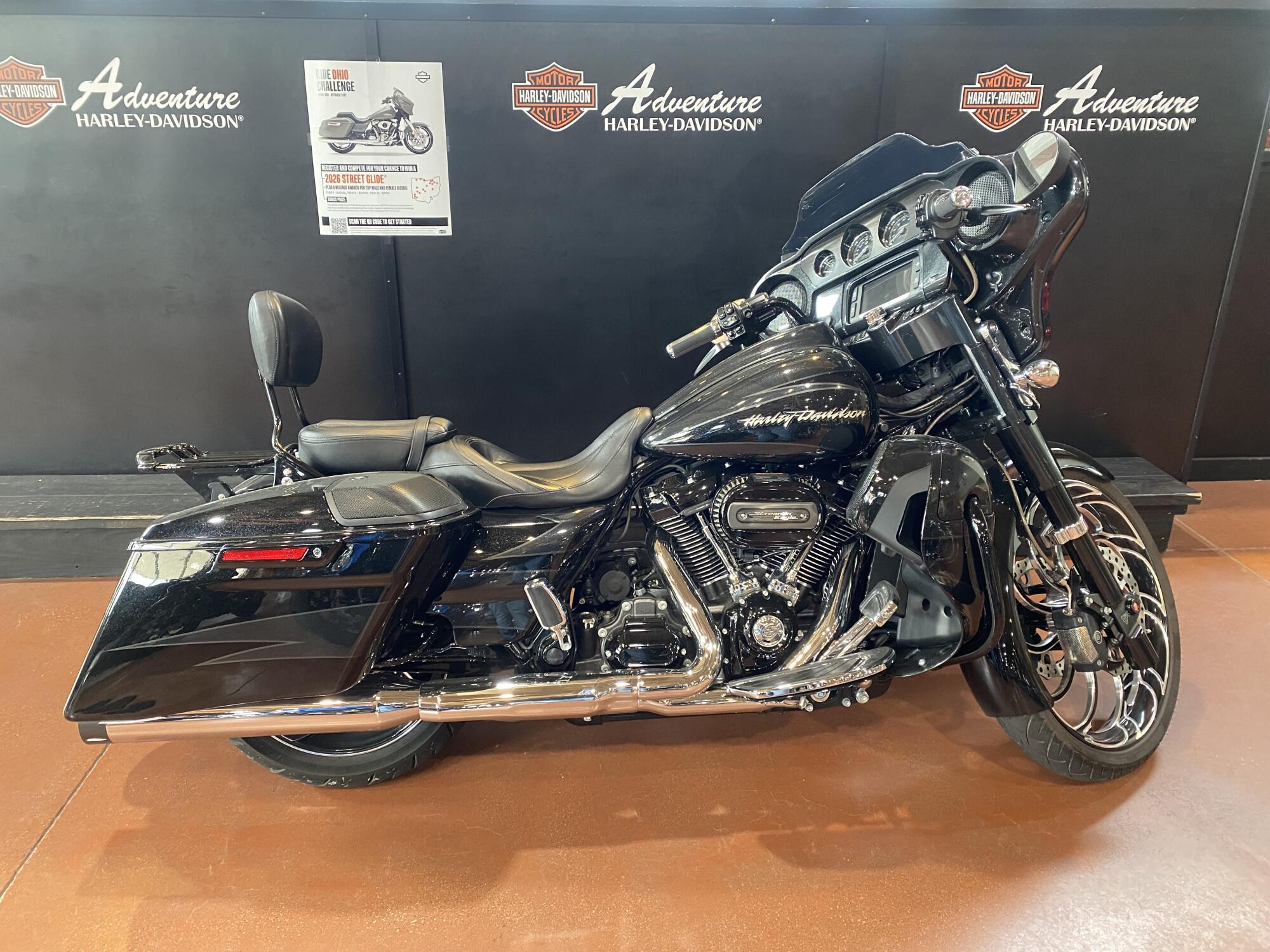2017 Harley-Davidson® CVO™ Street Glide® FLHXSE