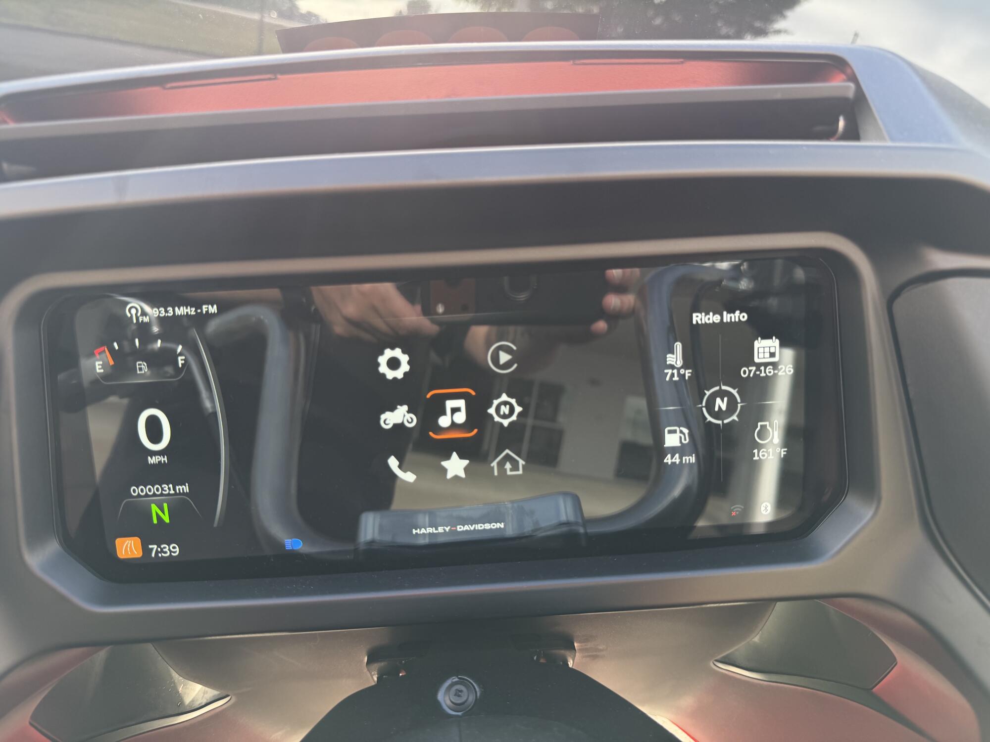 2026 Harley-Davidson® Road Glide™ Blood Orange Chrome Trim, photo 10